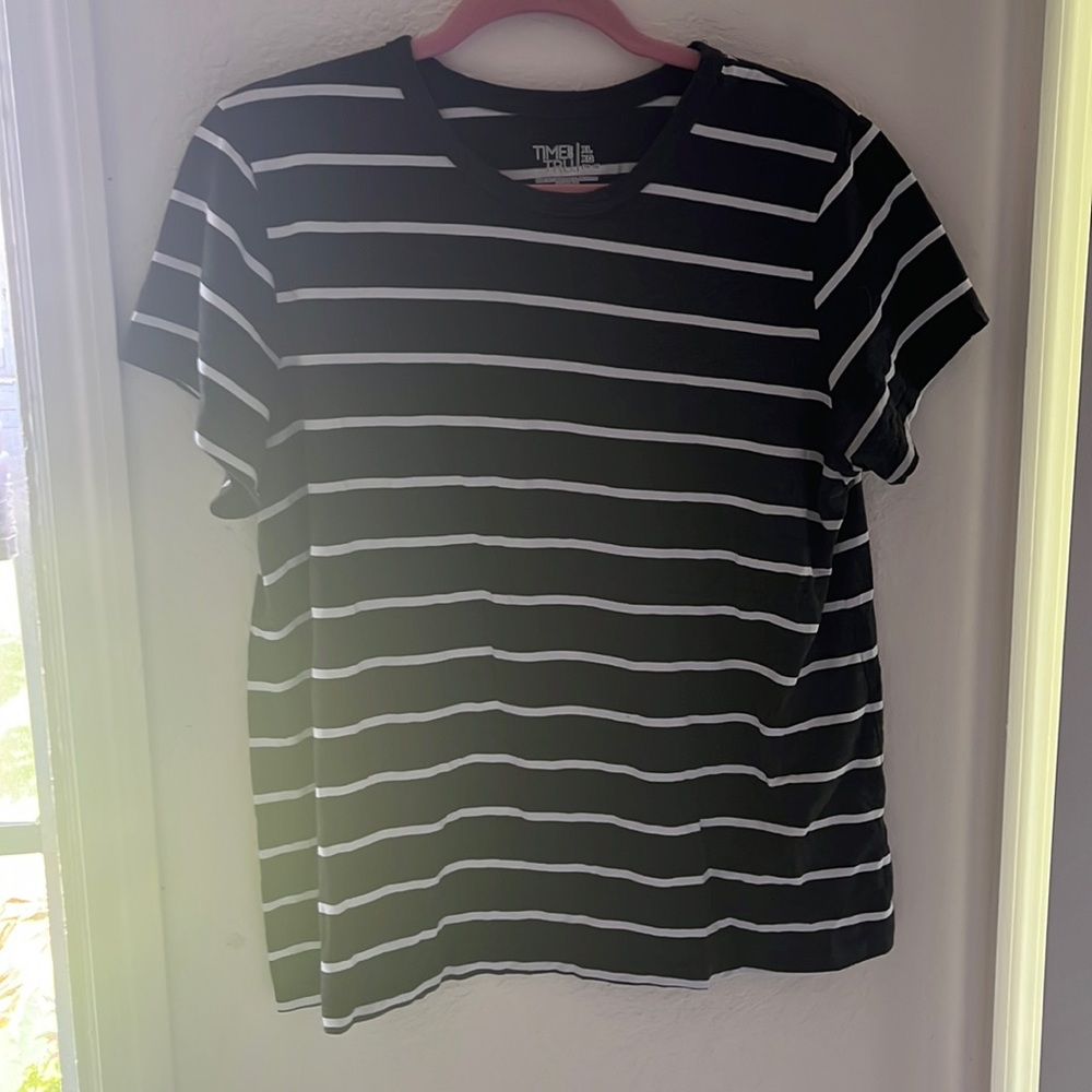 Grey and white XL stripped t-shirt